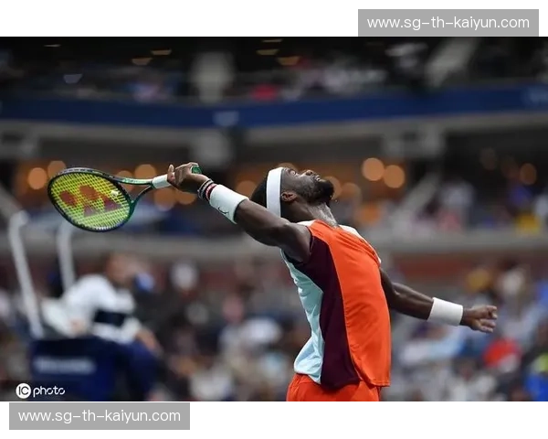 美网赛地:在梦与激情交汇的草坪上挥洒青春